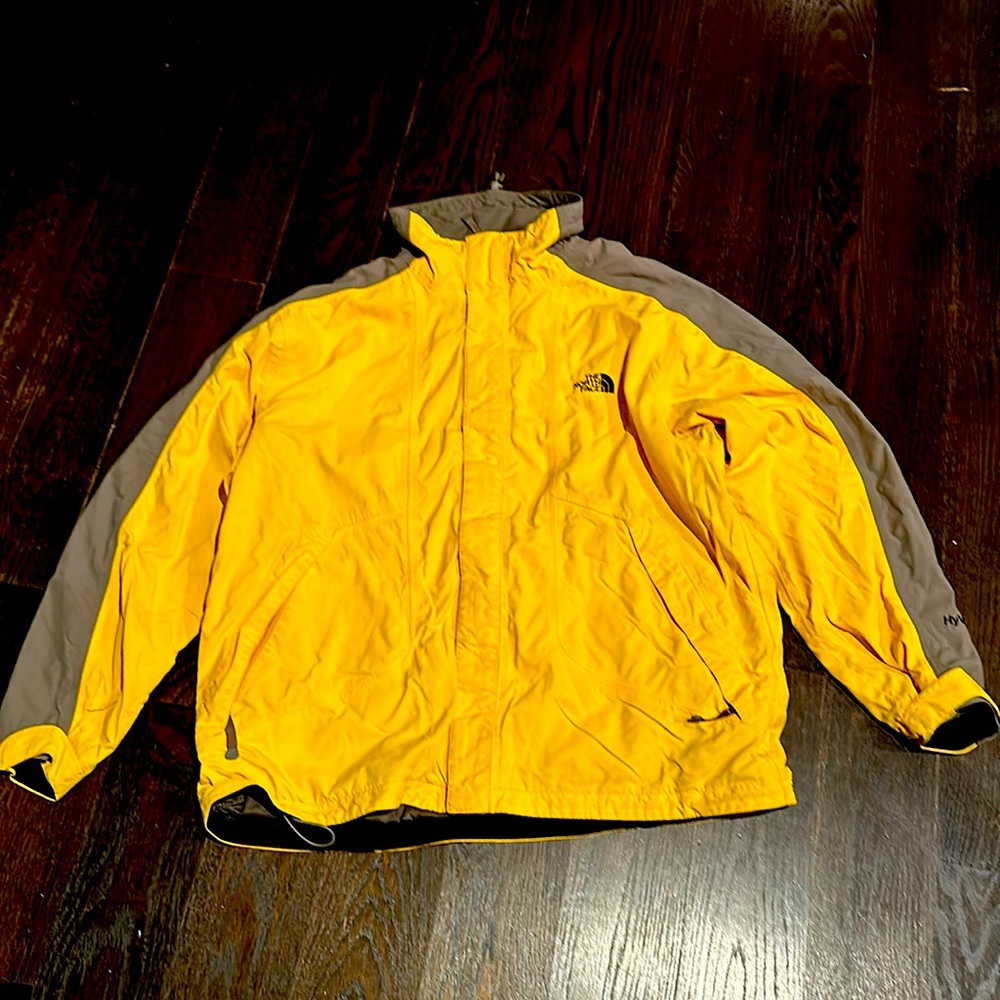 Men’s XL Northface jacket.  Yellow with grey trim